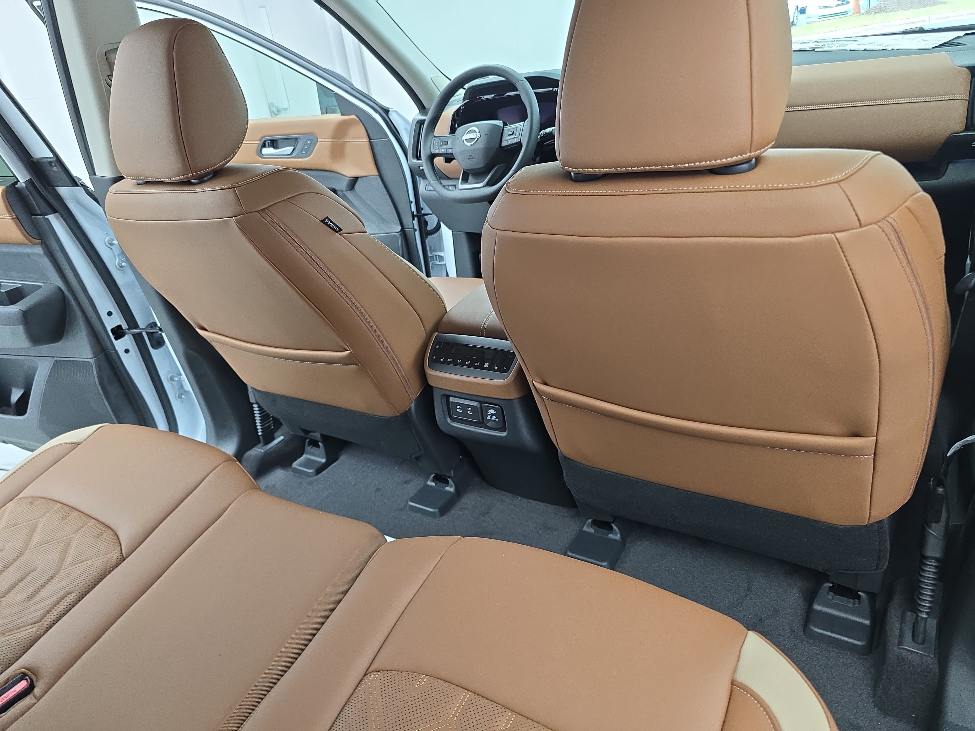 New 2026 Nissan Pathfinder Platinum w/ Cargo Package AWD/4WD image 11