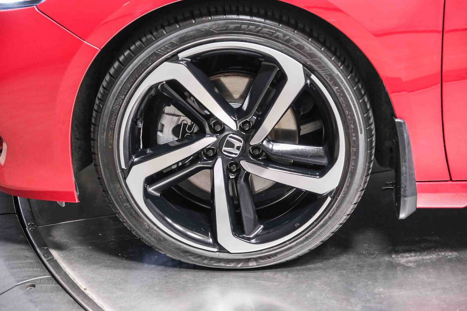 Used 2018 Honda Accord Sport image 10
