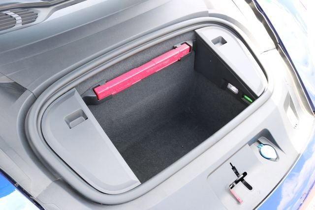 Used 2022 Porsche Taycan image 10