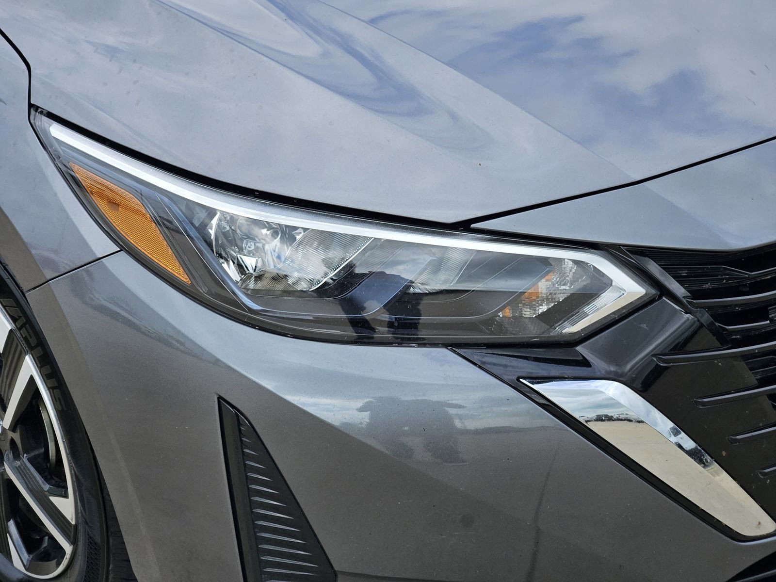 Used 2024 Nissan Sentra SV FWD image 9