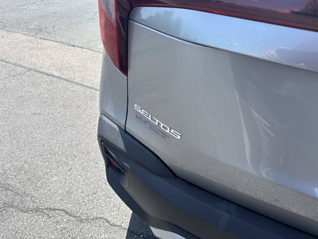 Used 2024 Kia Seltos LX AWD/4WD image 5