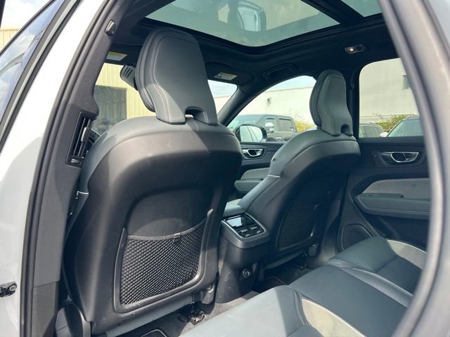 Used 2020 Volvo XC60 T6 R-Design AWD/4WD image 9