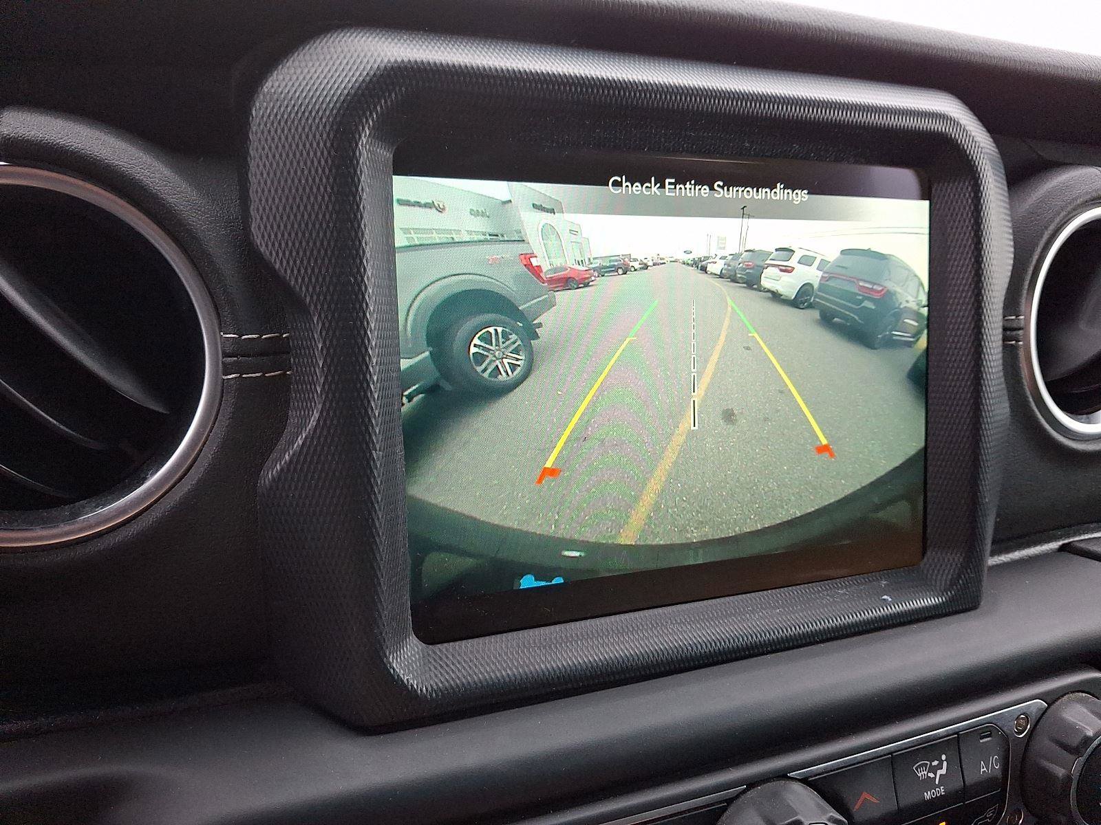 Used 2023 Jeep Wrangler Sahara w/ Cold Weather Group image 17