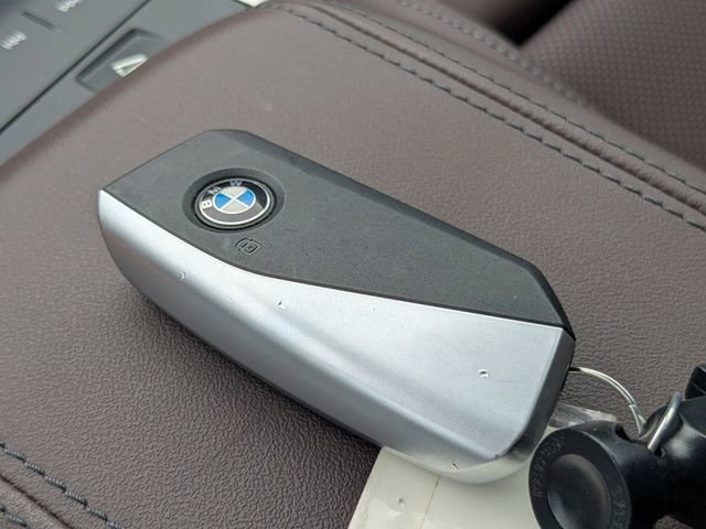 Used 2025 BMW X1 xDrive28i w/ Technology Package image 32