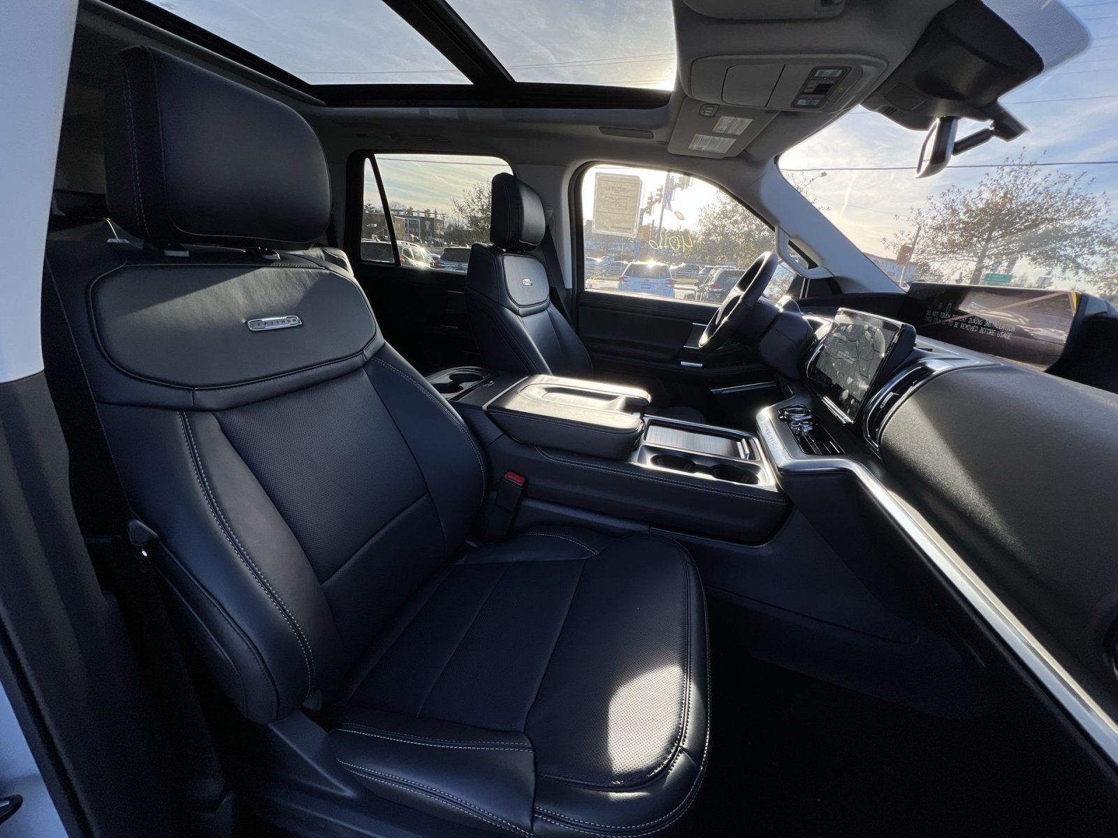 New 2025 Ford Expedition Max Platinum w/ Driver's Package image 27