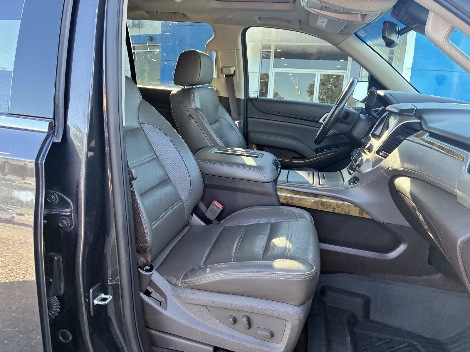 Used 2017 GMC Yukon Denali w/ Open Road Package AWD/4WD image 9