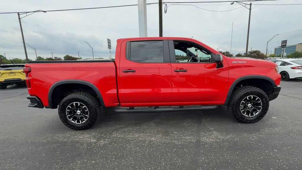 Used 2024 Chevrolet Silverado 1500 ZR2 w/ Technology Package AWD/4WD image 9