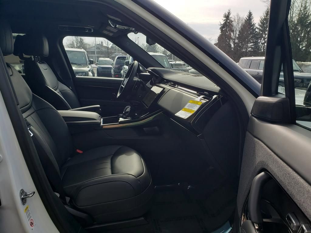 New 2026 Land Rover Range Rover Sport Dynamic SE image 17