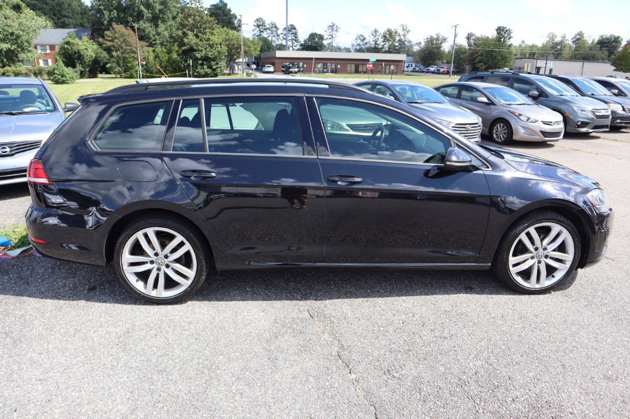 Used 2018 Volkswagen Golf S image 7