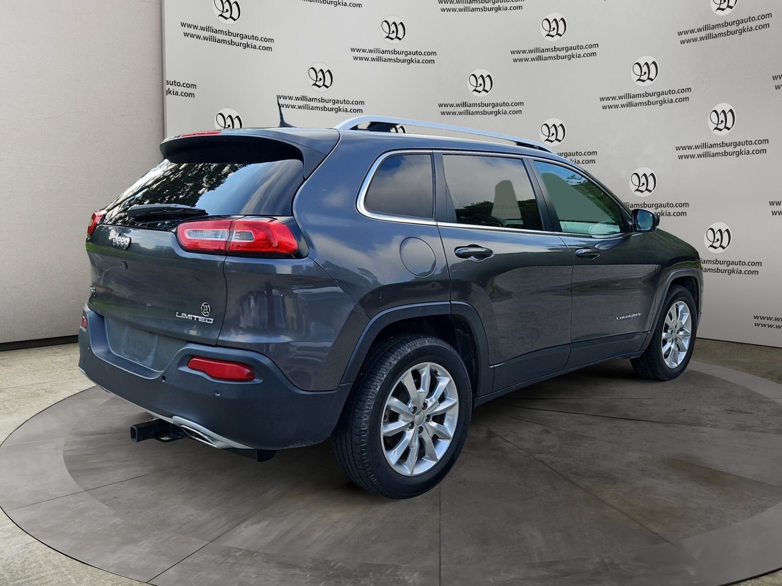 Used 2017 Jeep Cherokee Limited AWD/4WD image 5
