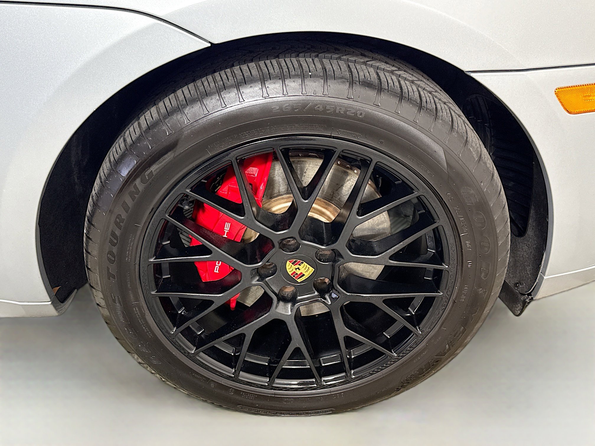 Used 2021 Porsche Macan GTS w/ Premium Package Plus (PF9) AWD/4WD image 32