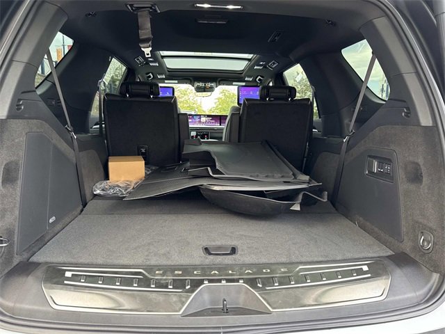New 2026 Cadillac Escalade Luxury w/ LPO, Radiant Package image 6