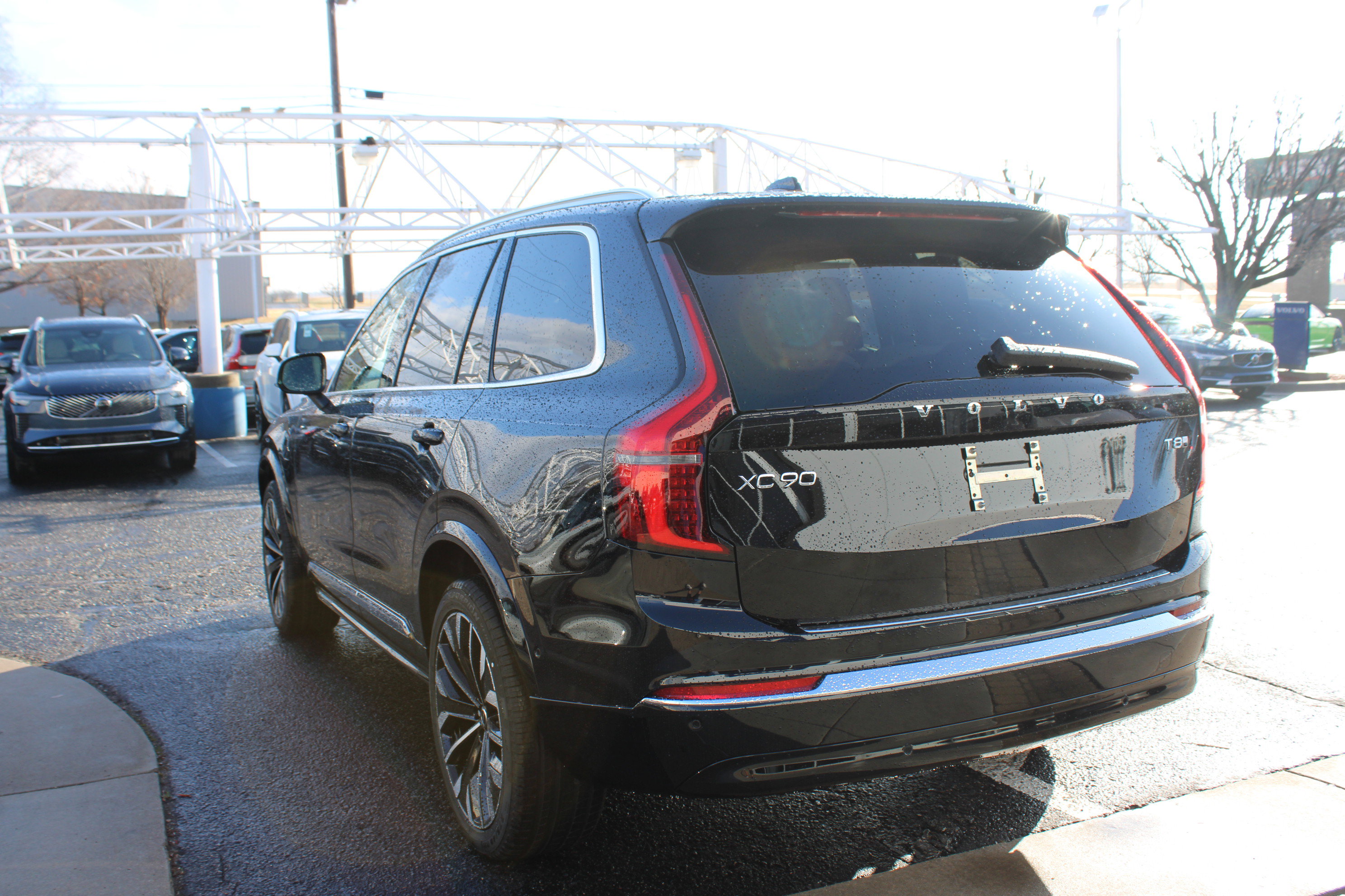 New 2026 Volvo XC90 T8 Plus w/ Protection Package Premier AWD/4WD image 8