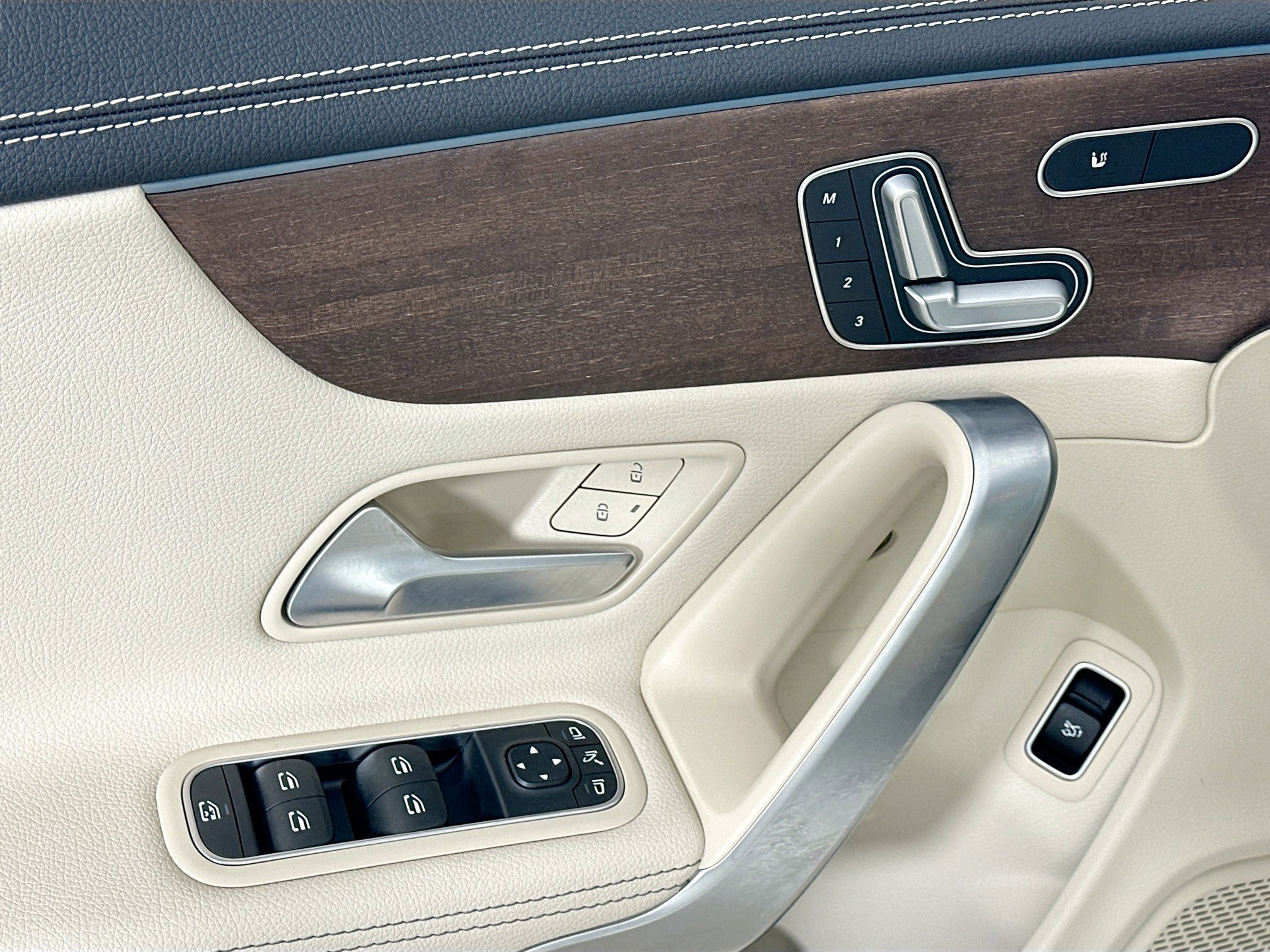Certified 2023 Mercedes-Benz CLA 250 4MATIC image 21