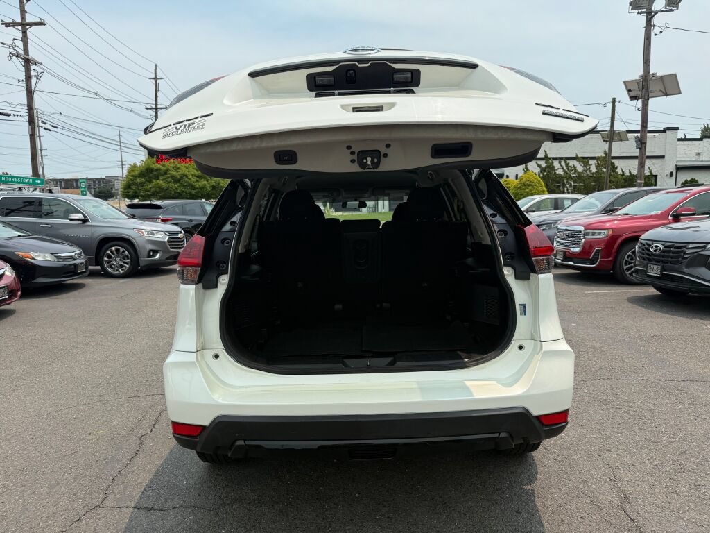 Used 2018 Nissan Rogue SV w/ Premium Package AWD/4WD image 31