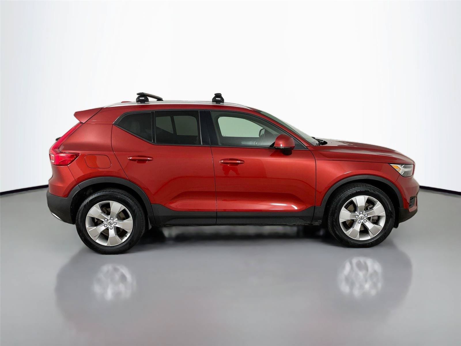 Used 2020 Volvo XC40 T5 Momentum w/ Protection Package Premier AWD/4WD image 17