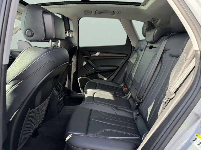 Certified 2025 Audi Q5 2.0T Premium Plus w/ Premium Plus Package image 23