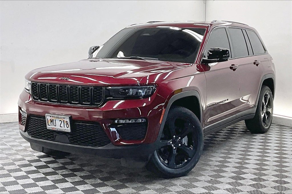Used 2023 Jeep Grand Cherokee Limited w/ Black Appearance Package