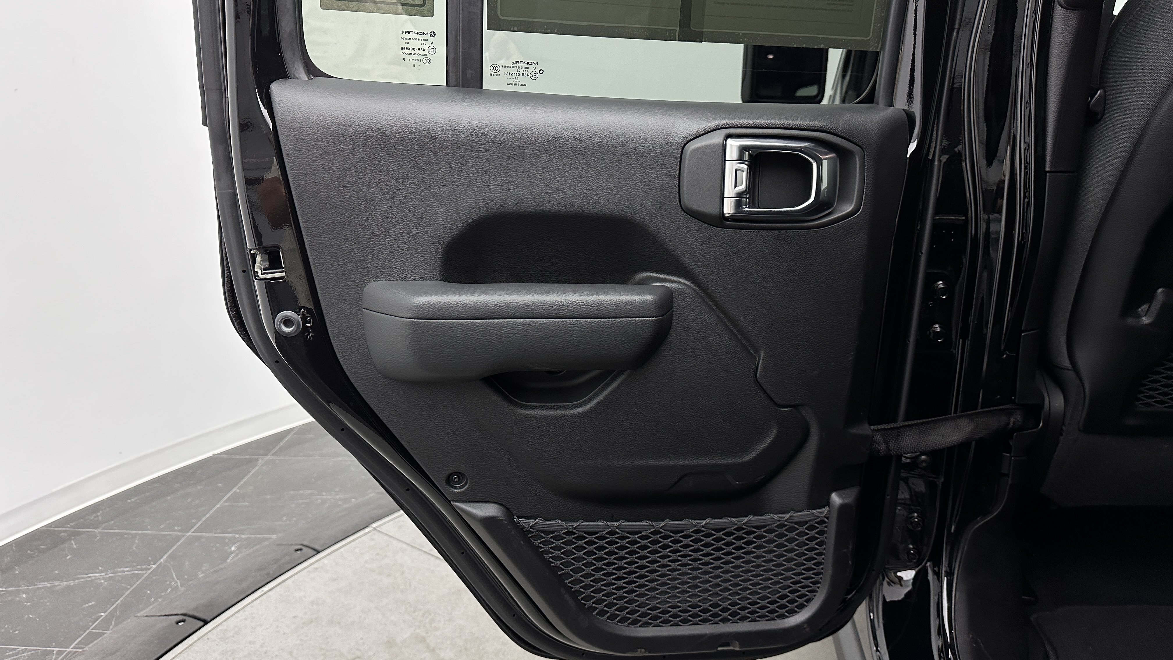 Used 2025 Jeep Wrangler Unlimited Rubicon AWD/4WD image 22
