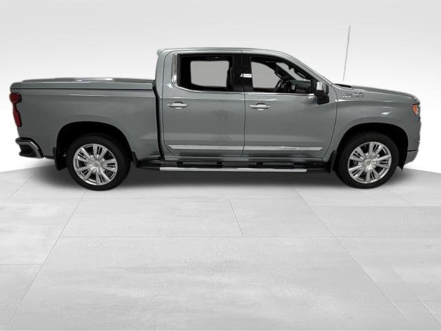 Certified 2023 Chevrolet Silverado 1500 High Country w/ High Country Premium Package AWD/4WD image 4