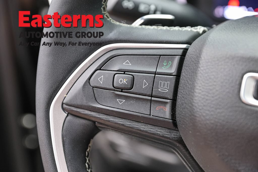 Used 2023 Jeep Grand Cherokee L Laredo AWD/4WD image 15