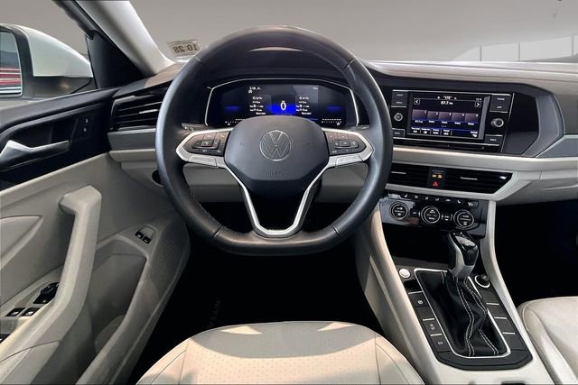 Used 2023 Volkswagen Jetta SE FWD image 8