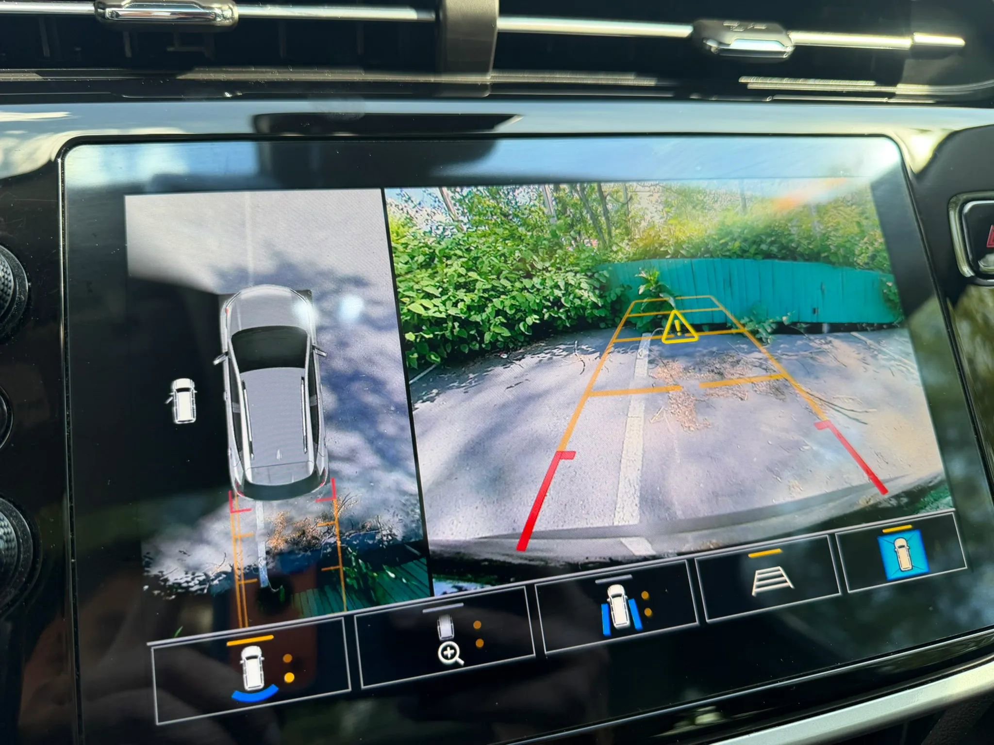 Used 2022 Chevrolet Bolt EUV Premier w/ Launch Edition FWD image 34