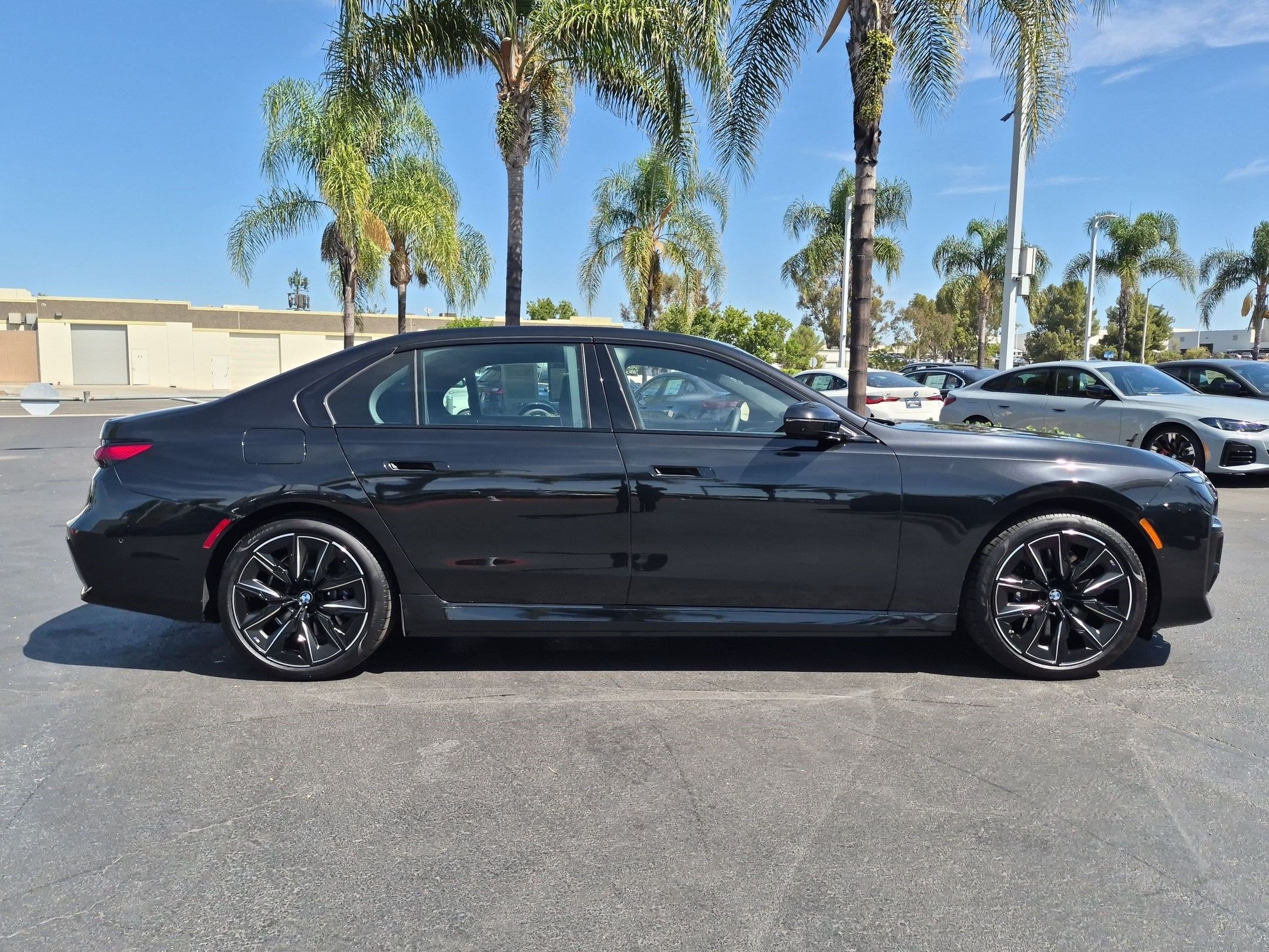 Used 2025 BMW i7 eDrive50 w/ M Sport Package RWD image 11