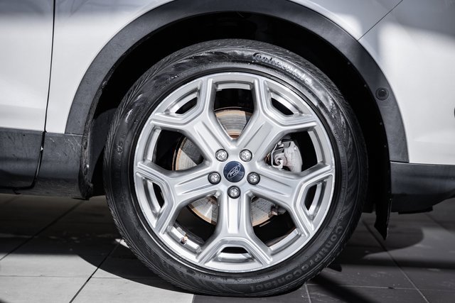 Used 2018 Ford Escape Titanium w/ Ford Safe & Smart Package image 17