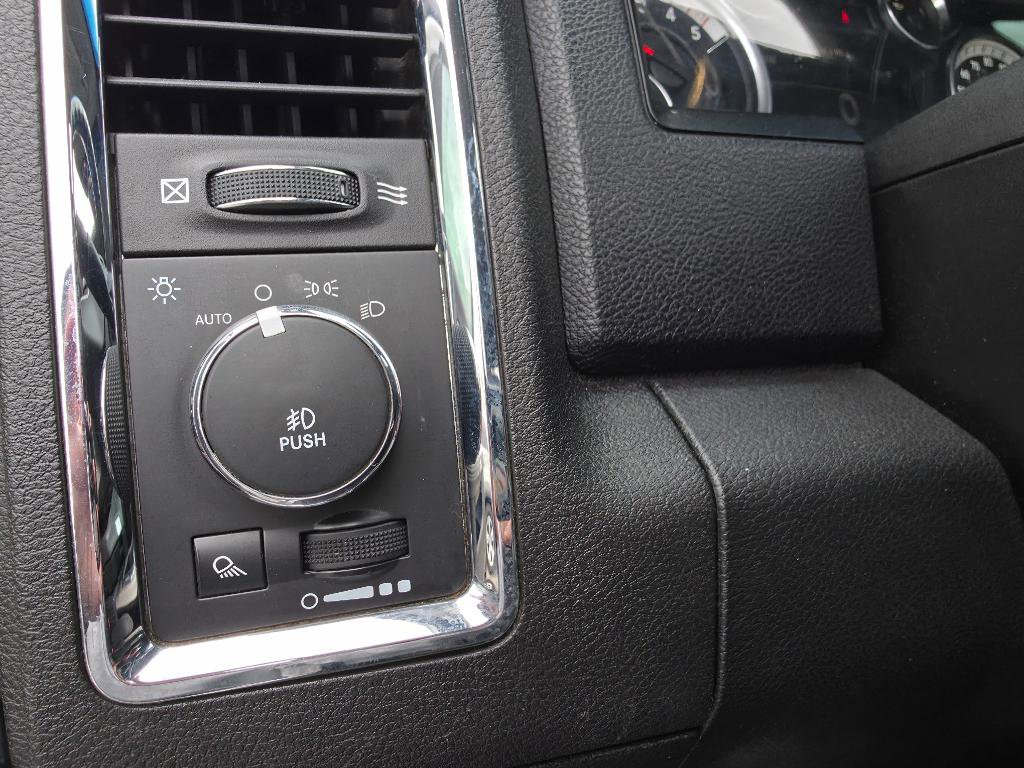 Used 2014 RAM 2500 Laramie w/ Cold Weather Group AWD/4WD image 25