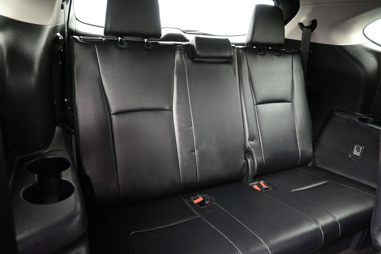Used 2024 Toyota Highlander XLE AWD/4WD image 17