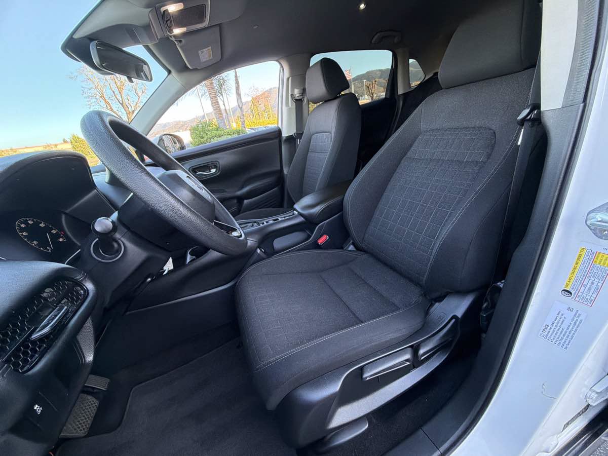 Used 2023 Honda HR-V LX image 15