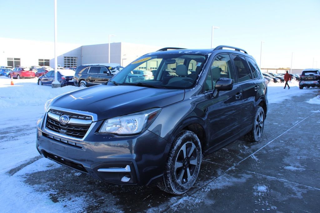 Used 2017 Subaru Forester 2.5i Premium image 3