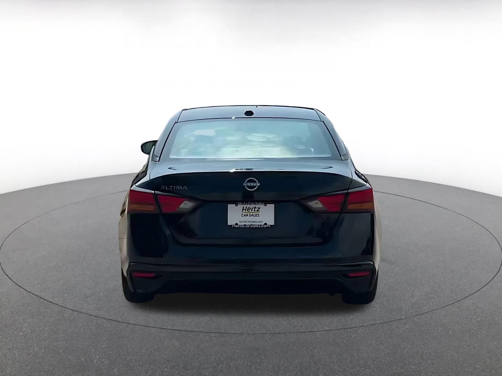 Used 2025 Nissan Altima 2.5 SV FWD image 10