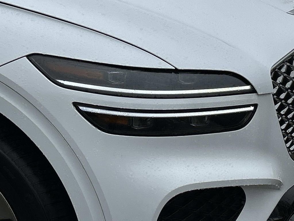 Used 2025 Genesis GV70 3.5T Sport image 10