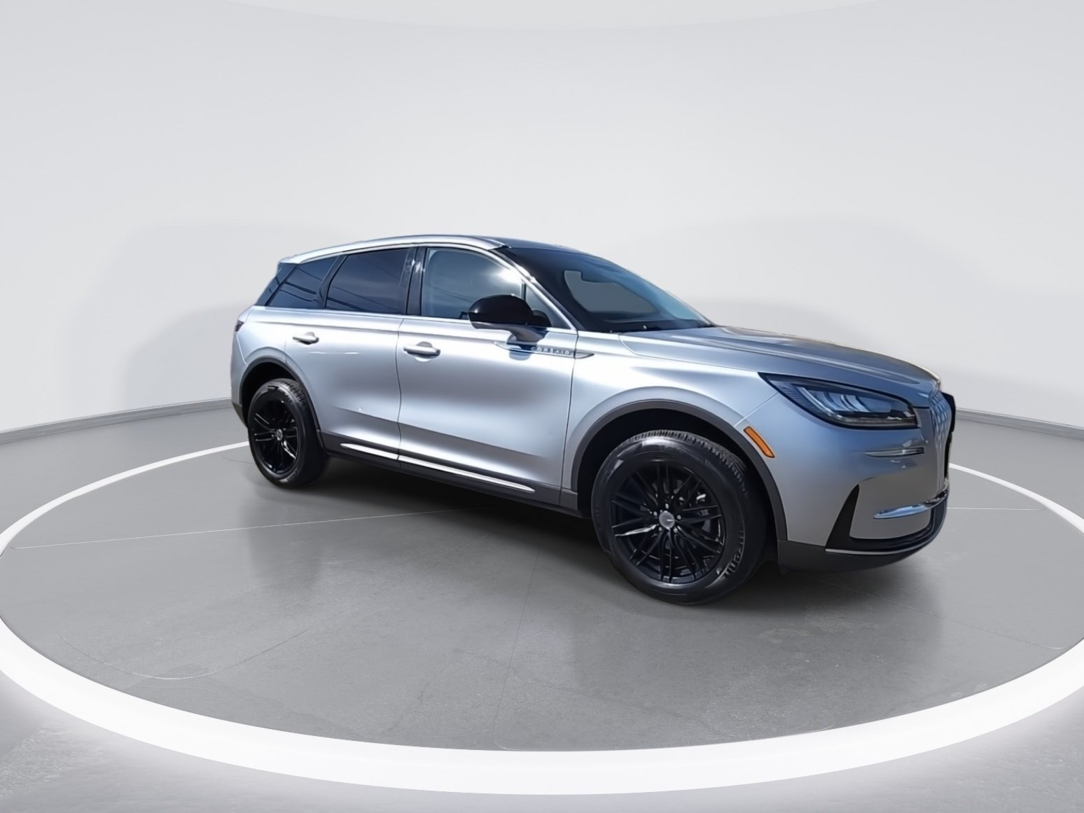 Used 2023 Lincoln Corsair AWD image 2