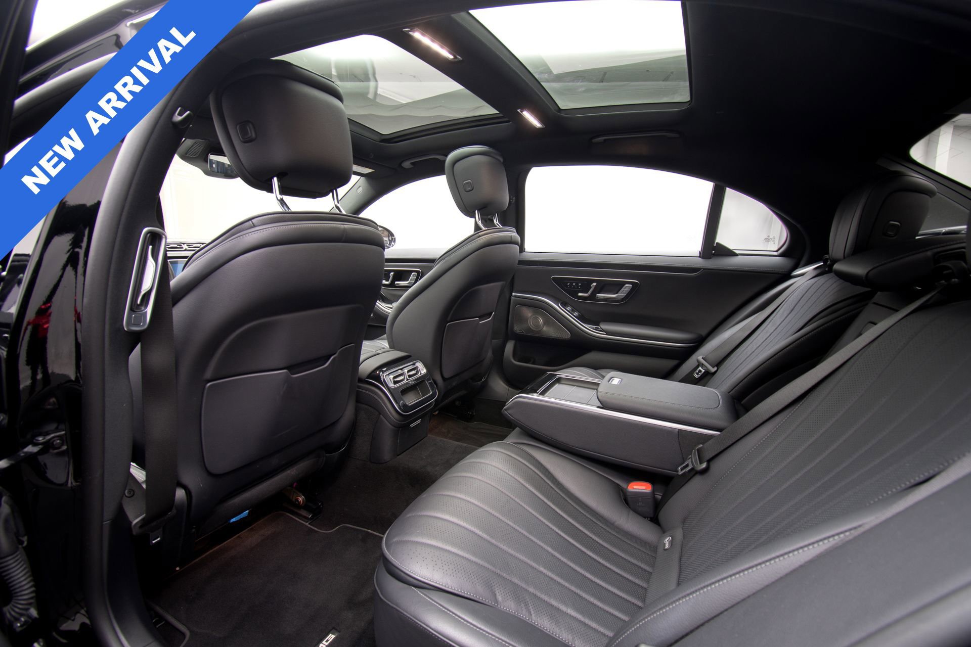 Used 2023 Mercedes-Benz S 500 4MATIC w/ AMG Line image 24
