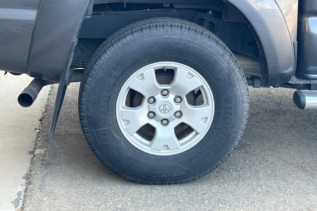 Used 2015 Toyota Tacoma PreRunner w/ TRD Off-Road Package RWD image 5