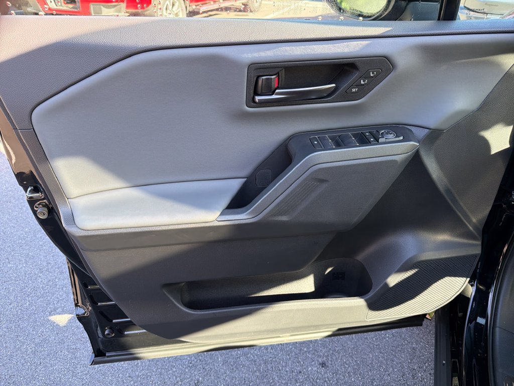 Used 2026 Toyota RAV4 XSE w/ Panoramic Sun Roof Package AWD/4WD image 11