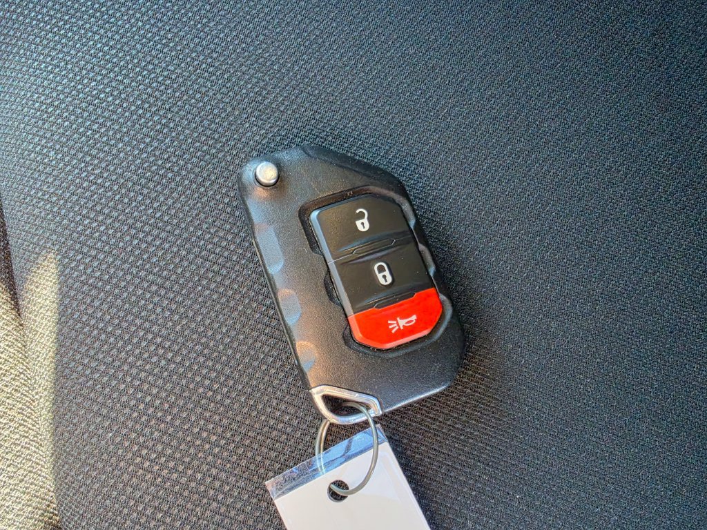 Used 2022 Jeep Wrangler Sport AWD/4WD image 11