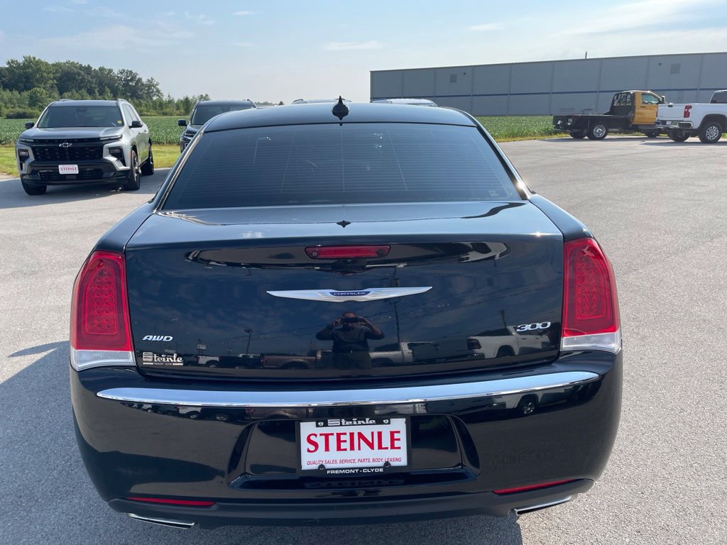 Used 2020 Chrysler 300 Limited AWD/4WD image 8