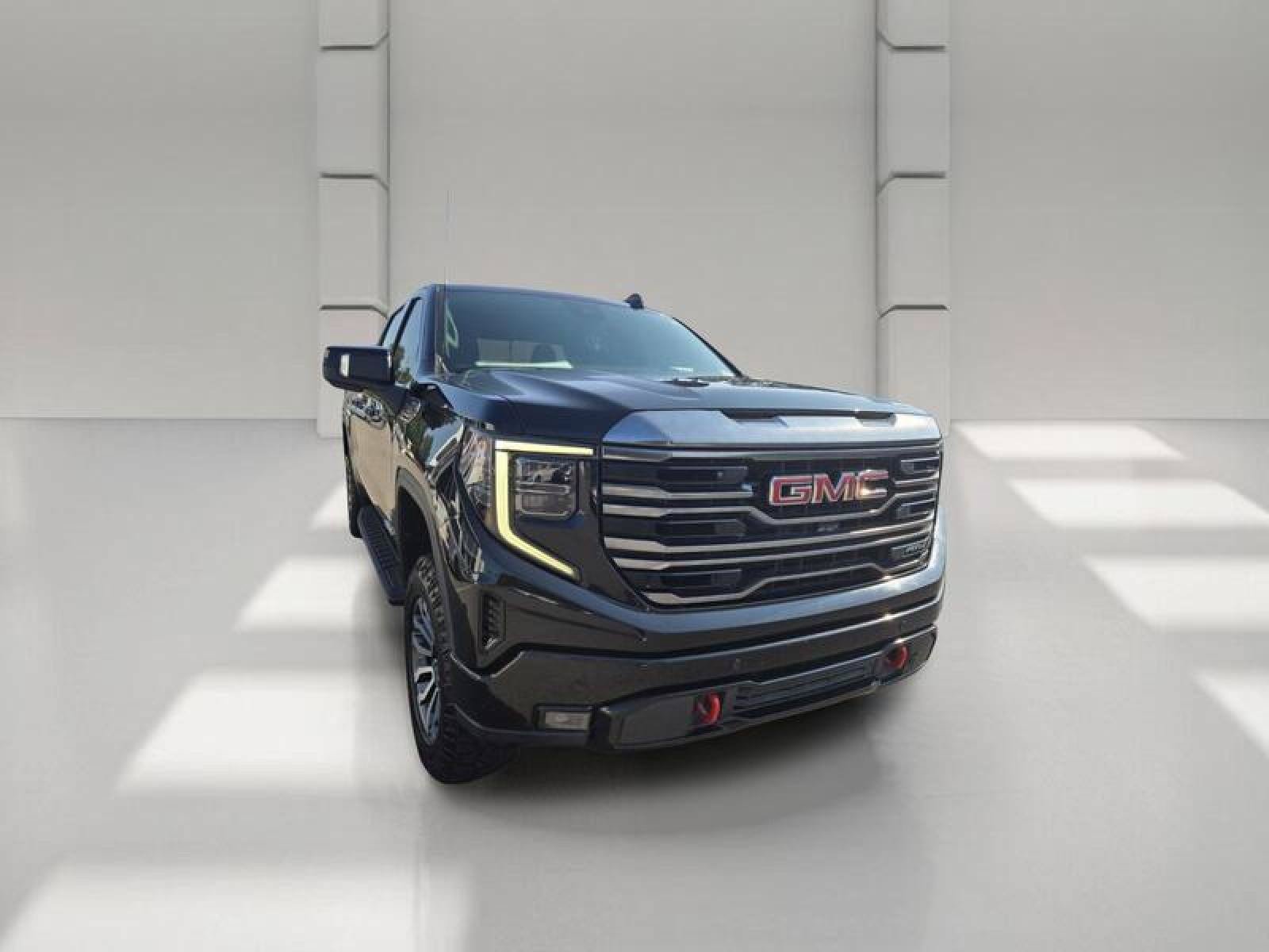Used 2022 GMC Sierra 1500 AT4 w/ AT4 Premium Package AWD/4WD image 3