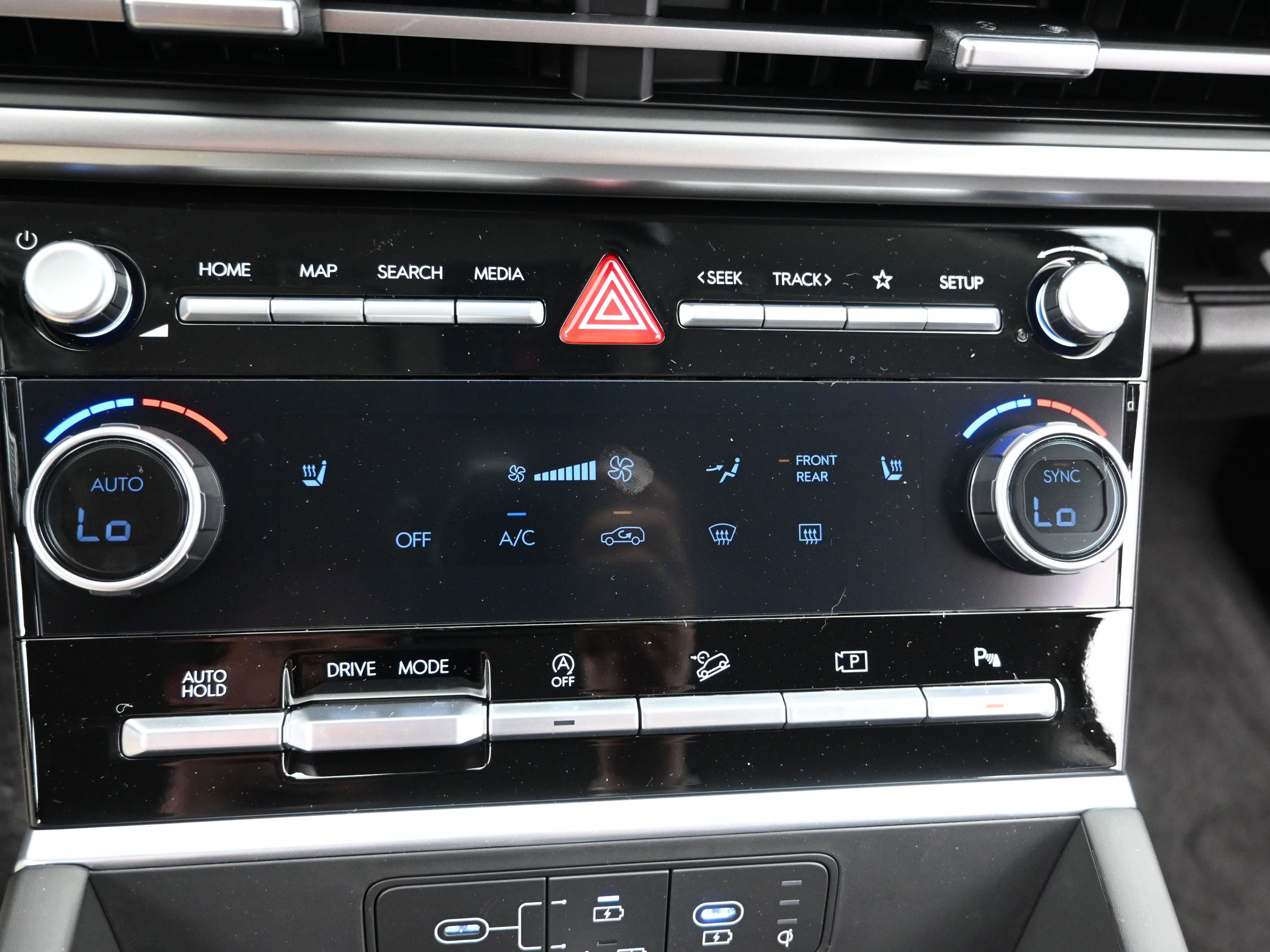 Used 2024 Hyundai Santa Fe SEL FWD image 23