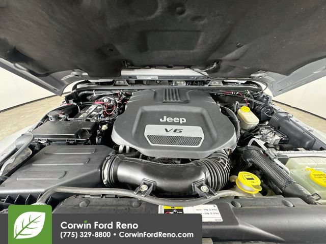 Used 2014 Jeep Wrangler Unlimited Rubicon w/ Connectivity Group AWD/4WD image 30