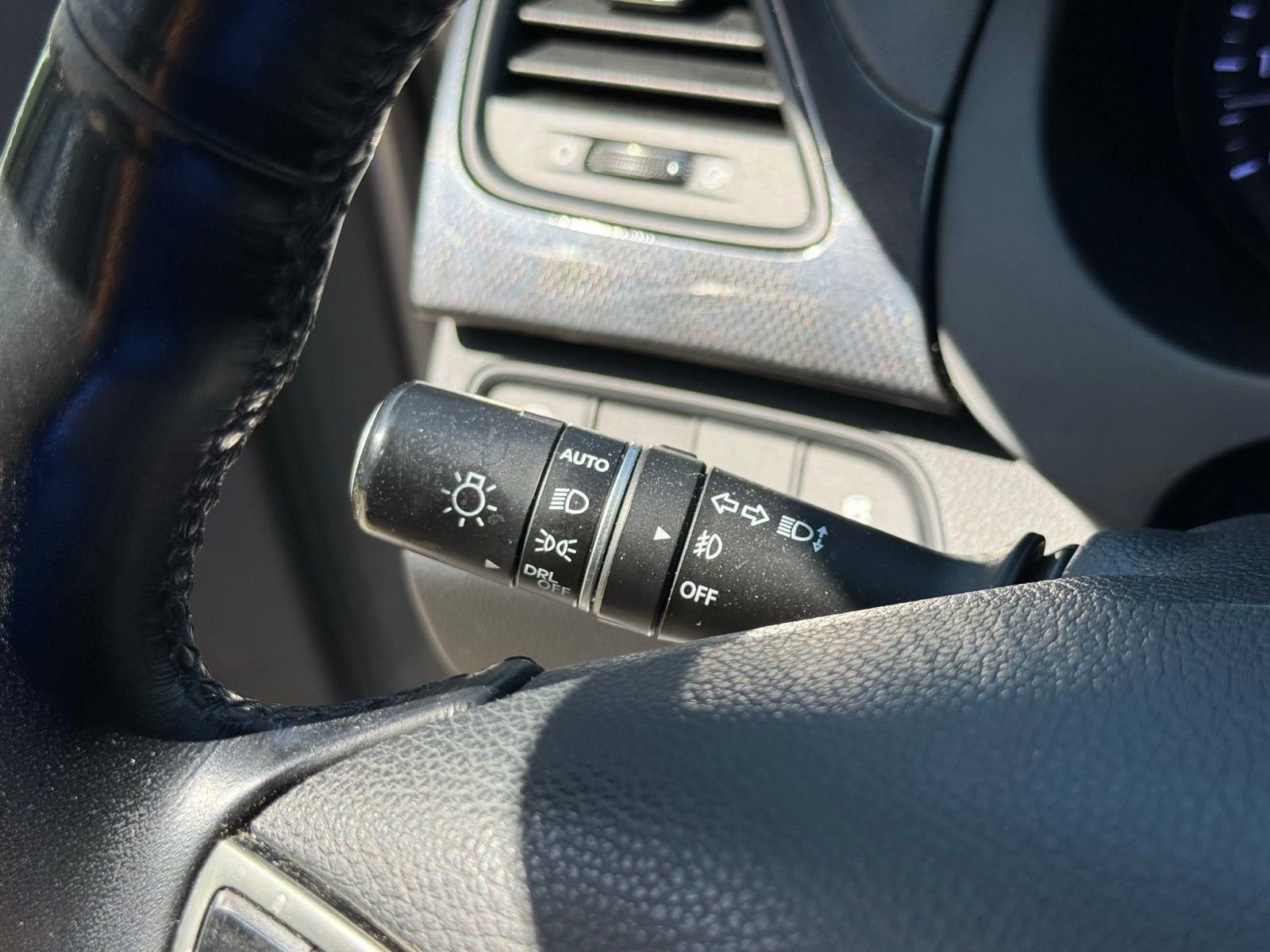 Used 2014 Hyundai Azera Limited w/ Option Group 02 FWD image 46