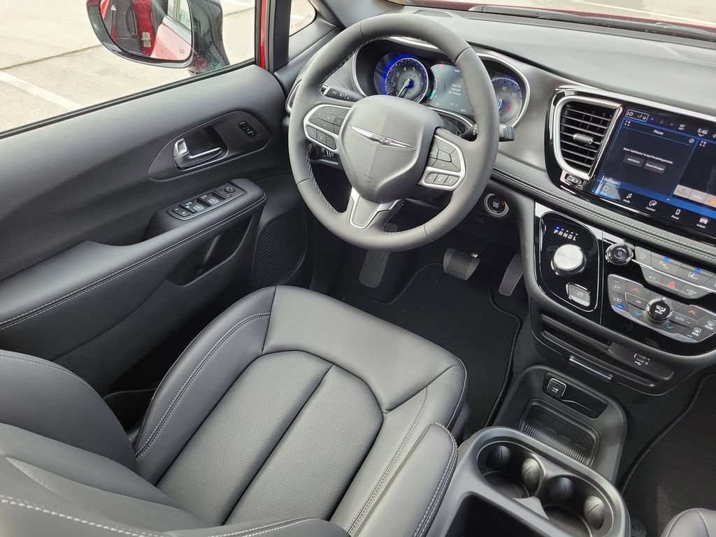 New 2026 Chrysler Pacifica Select FWD image 15
