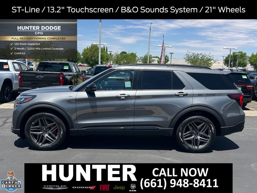 Used 2025 Ford Explorer ST-Line w/ ST-Line Street Pack AWD/4WD image 3