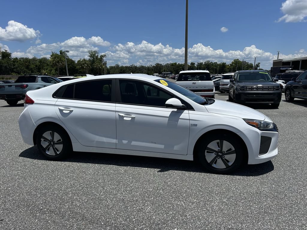 Used 2017 Hyundai Ioniq Blue FWD image 2