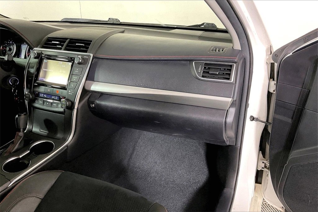 Used 2017 Toyota Camry XSE image 15