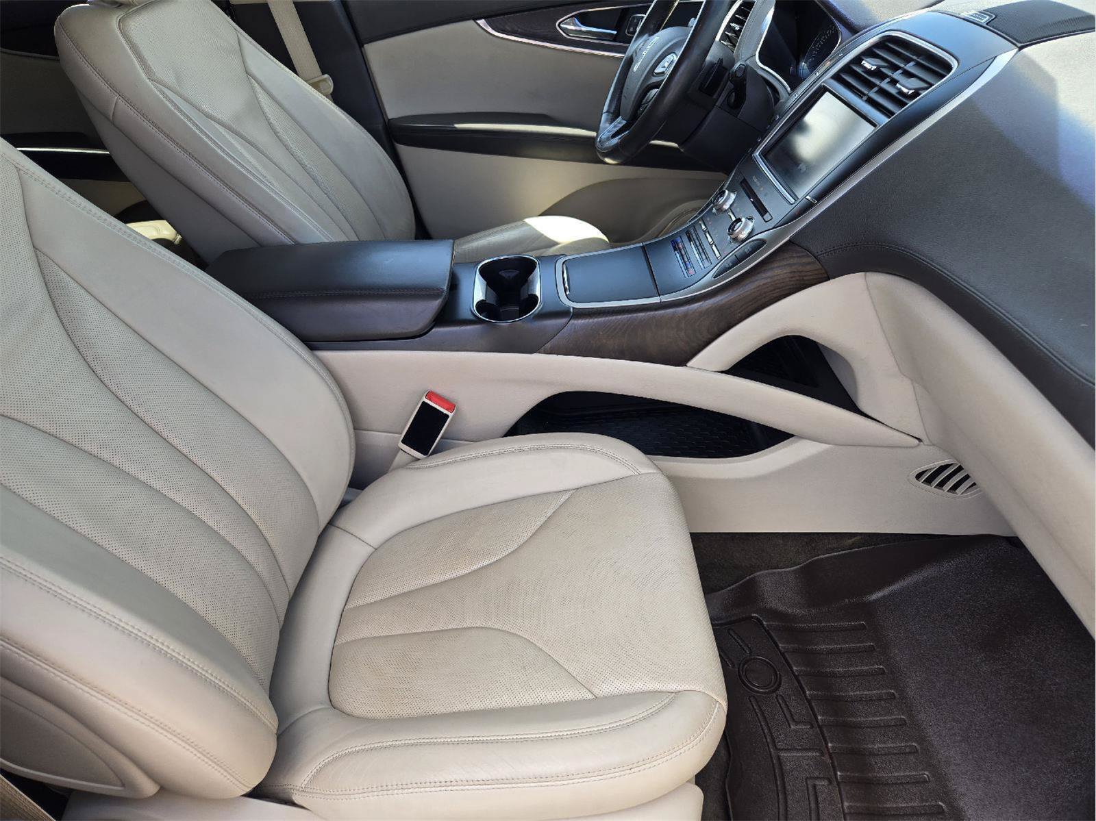 Used 2016 Lincoln MKX Reserve w/ Climate Package AWD/4WD image 13